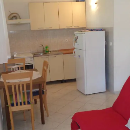 Apartment Milena Pasman