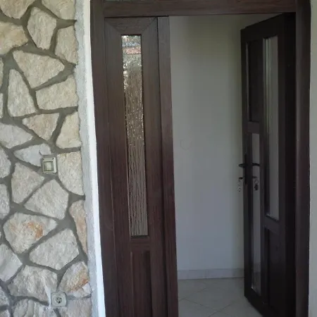 Milena Apartment Pasman